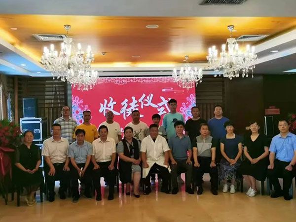 刘鹏医师收徒仪式举行